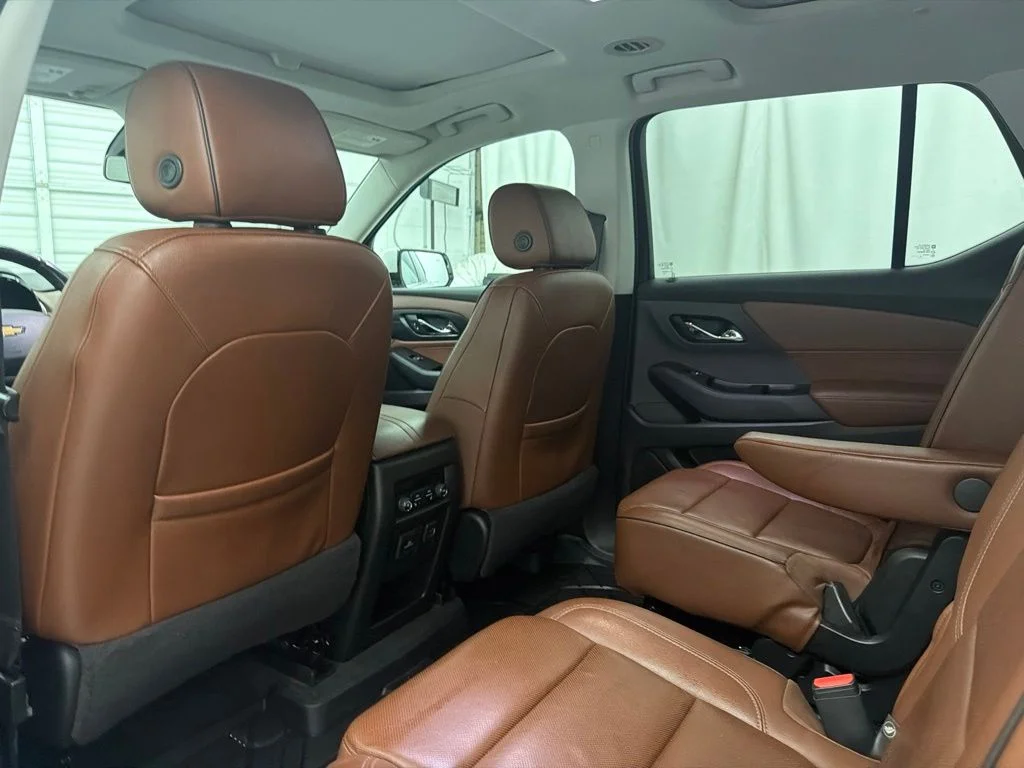 Used 2019 Beige Chevrolet High Country image 26