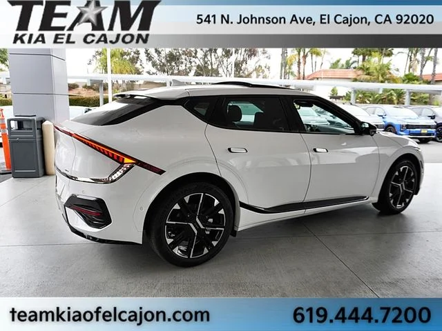 New 2026 White Kia GT-Line image 9