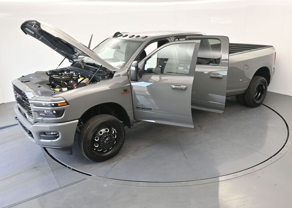 New 2026 Ceramic Gray Clear-Coat Exterior Paint RAM Laramie image 44