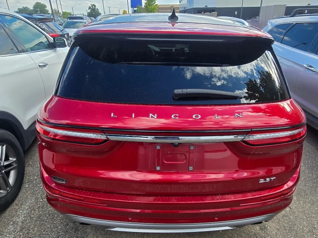 Used 2020 Red Carpet Lincoln Reserve image 3