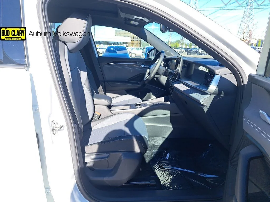 New 2026 White/off-white Volkswagen 2.0T SE R-Line Black image 16