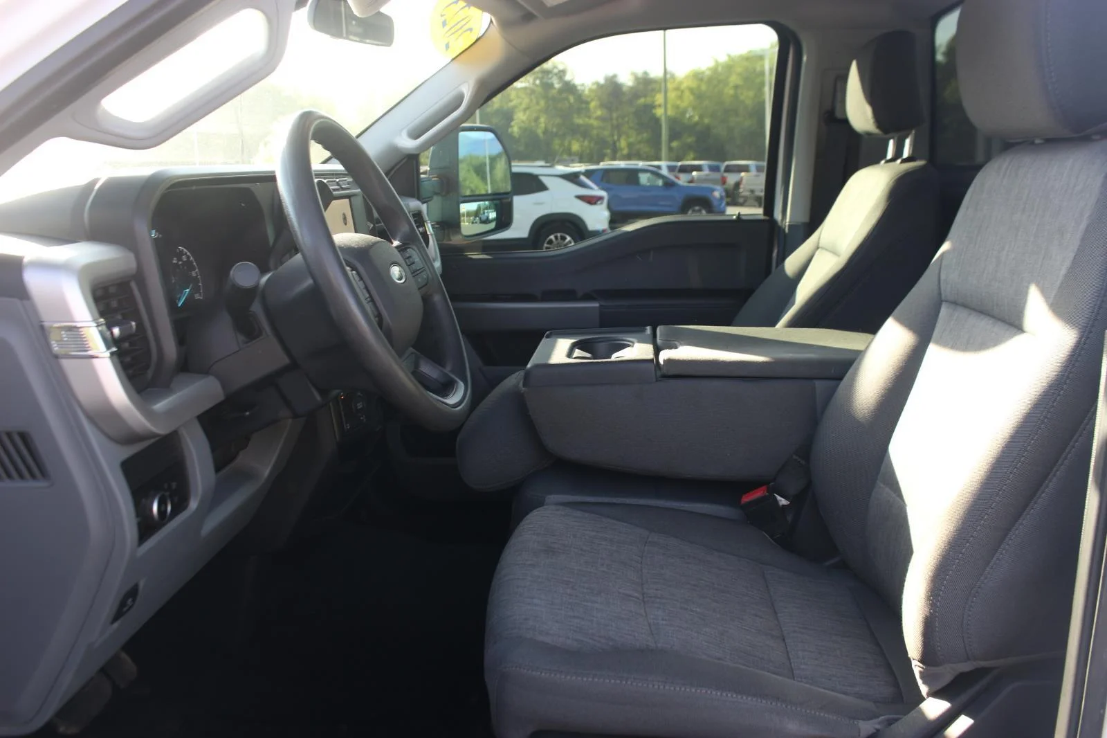 Used 2023 Oxford White Ford XL image 18