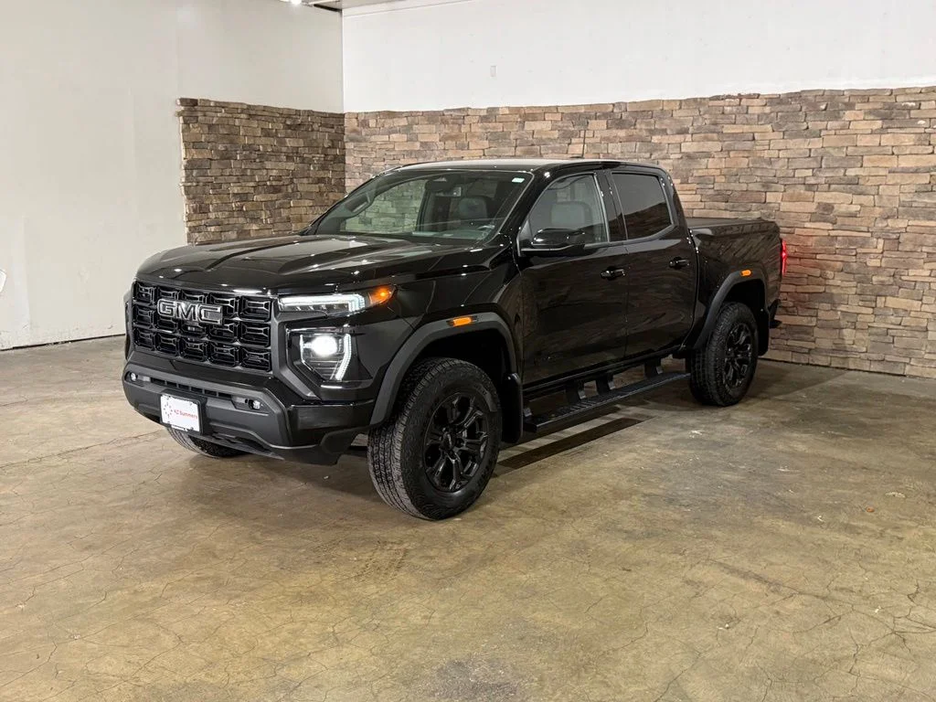 Used 2024 Onyx Black GMC Elevation image 5