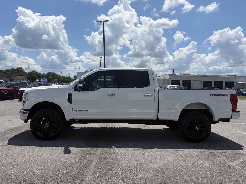 Used 2022 White Ford Lariat image 4