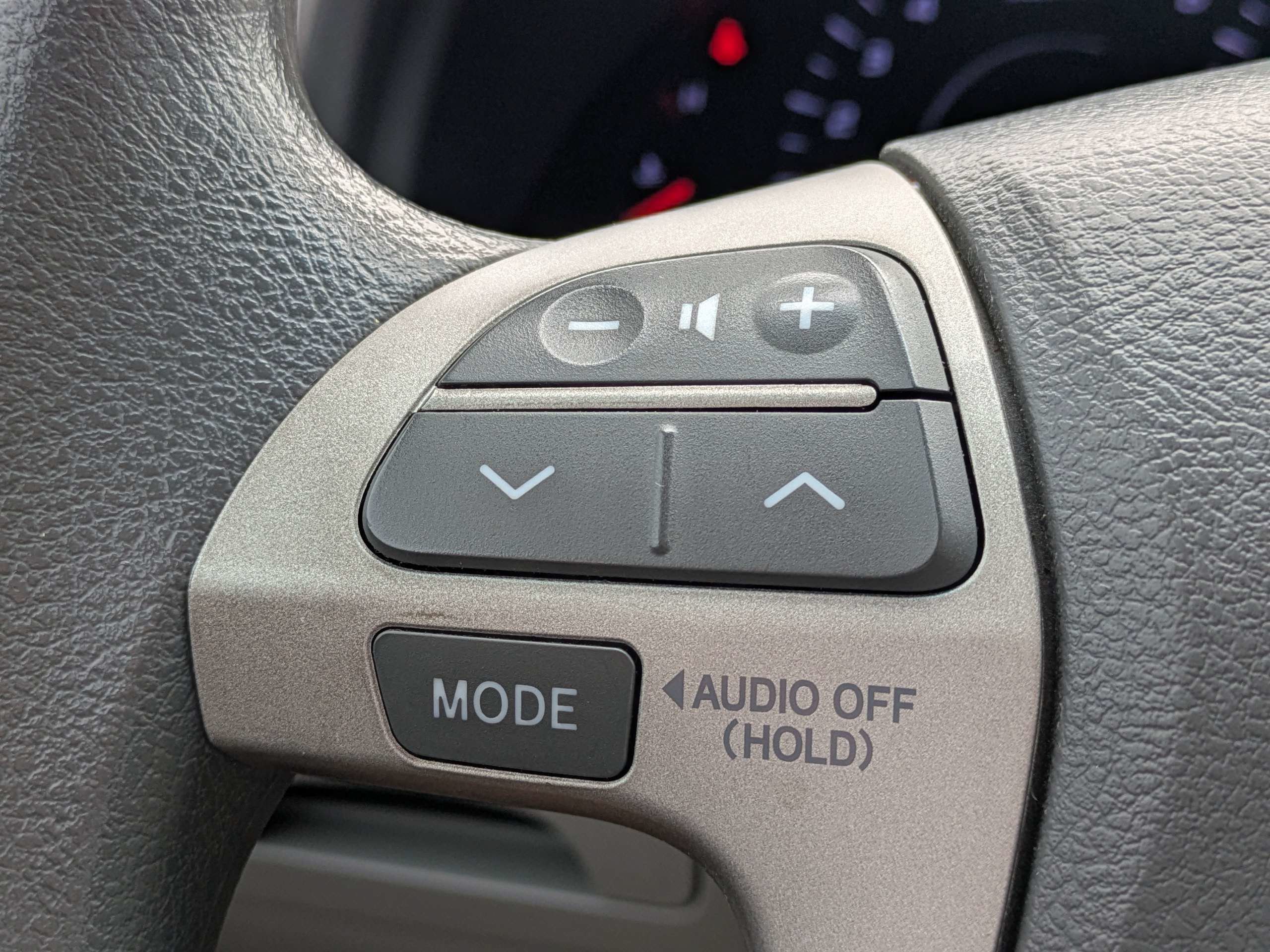 2010 Toyota Camry LE - Photo 20