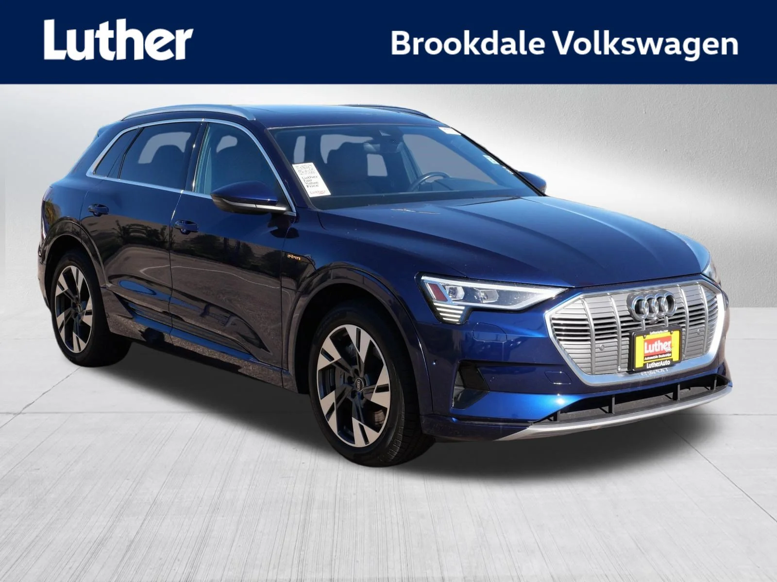 2022 Audi e-tron Premium Plus