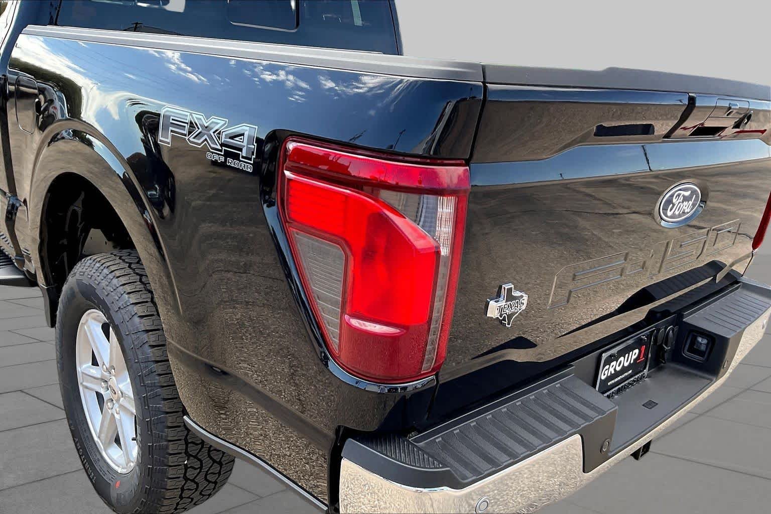 New 2026 Agate Black Metallic Ford XLT image 14