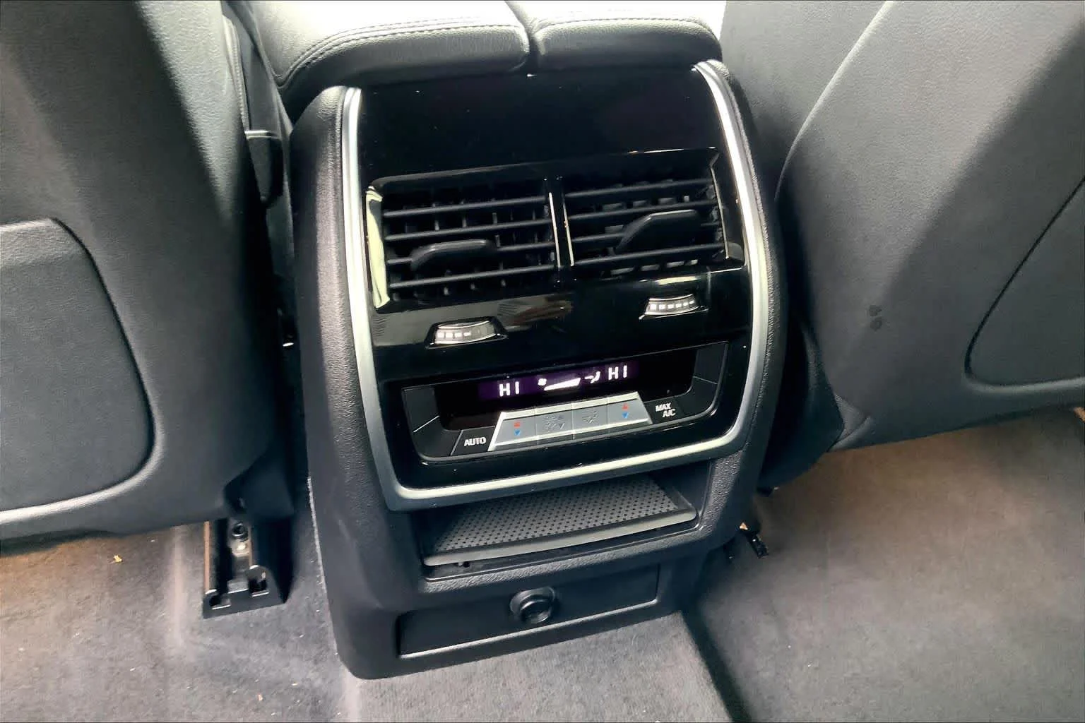 Certified Used 2019 Jet Black BMW xDrive40i image 70