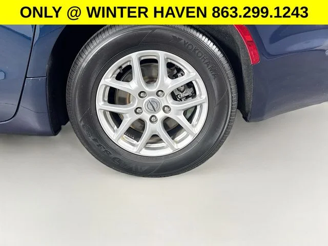 Used 2022 Blue Chrysler Touring L image 33