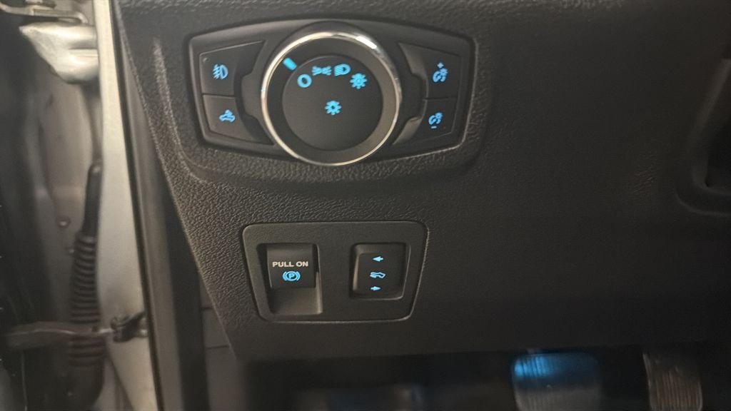 Used 2020 Silver Ford Lariat image 20