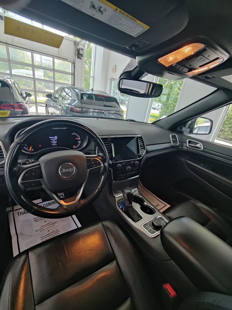 Used 2019 Black Jeep Limited image 23