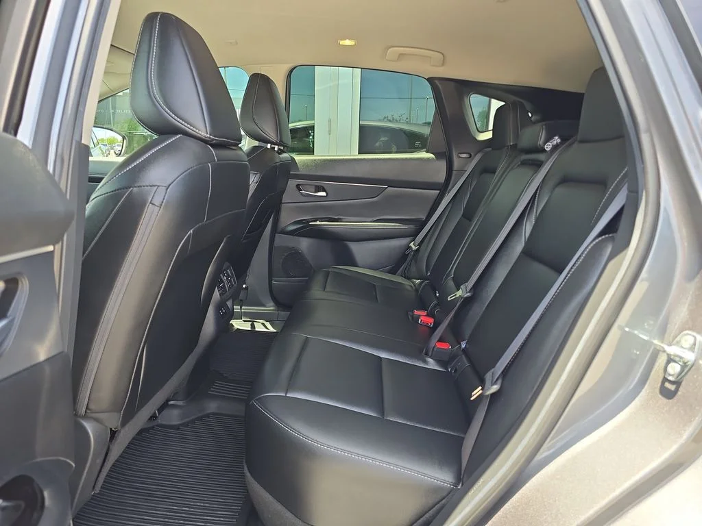 Used 2025 Gray Nissan SV image 15