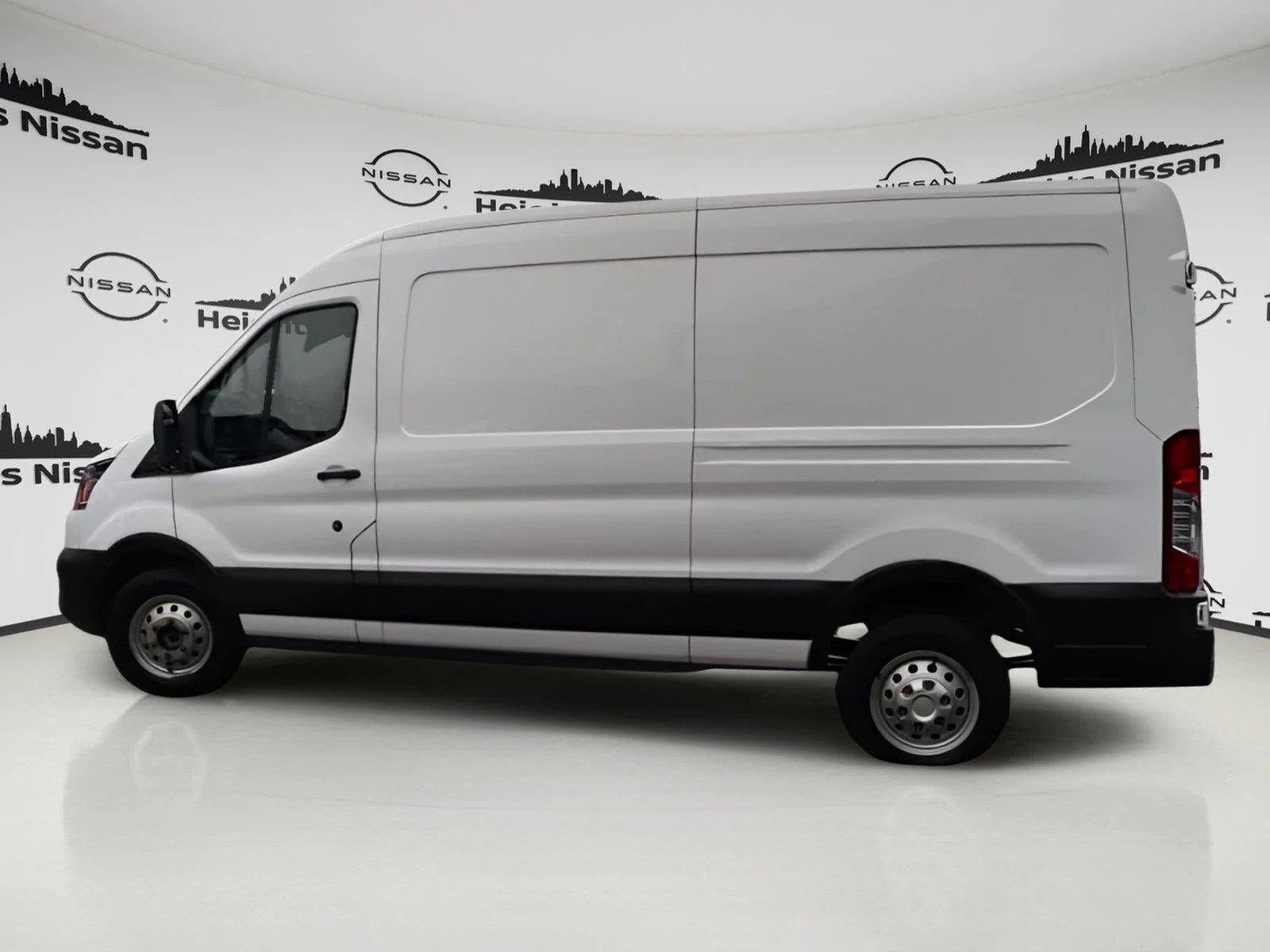 Used 2023 Oxford White Ford 250 image 4