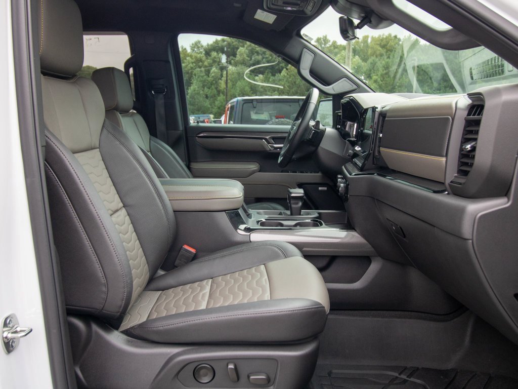 2025 Chevrolet Silverado 1500 ZR2 - Photo 14