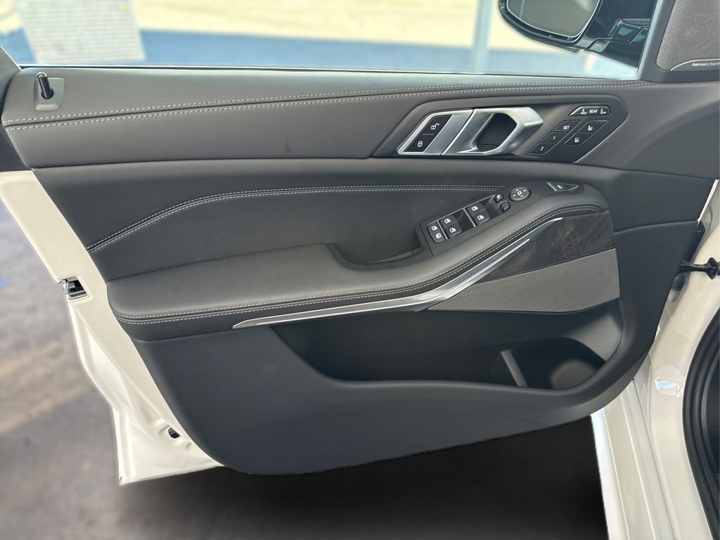 2026 BMW X7 M60i - Photo 26