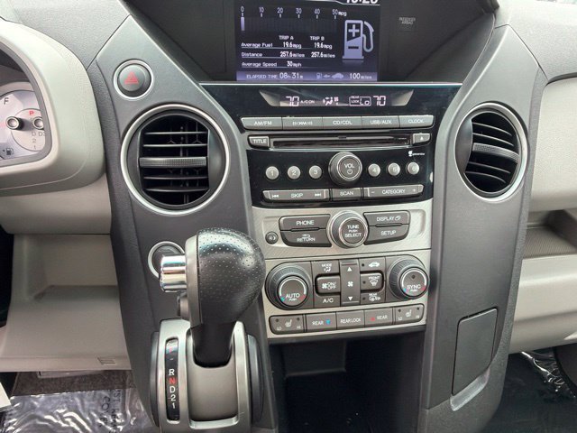 Used 2013 Alabaster Silver Metallic Honda EX-L image 17
