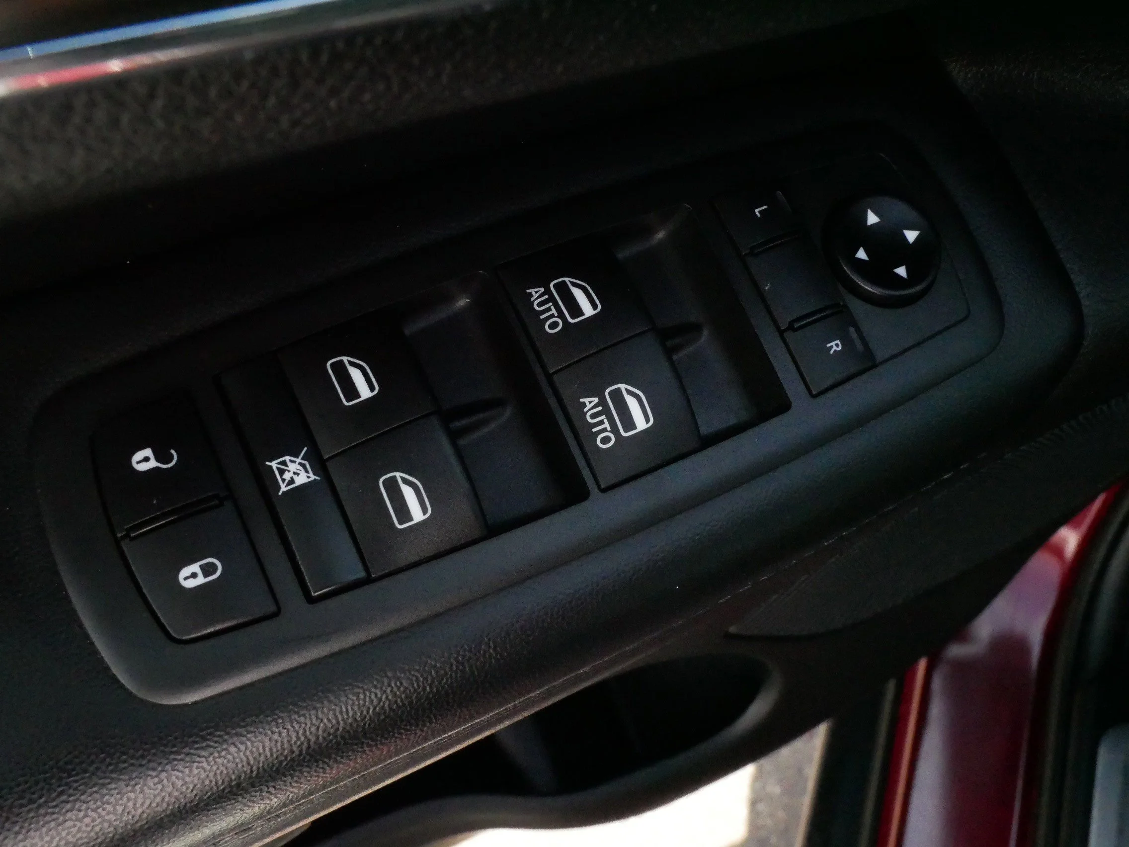 Used 2020 Velvet Red Pearlcoat Jeep Limited image 19
