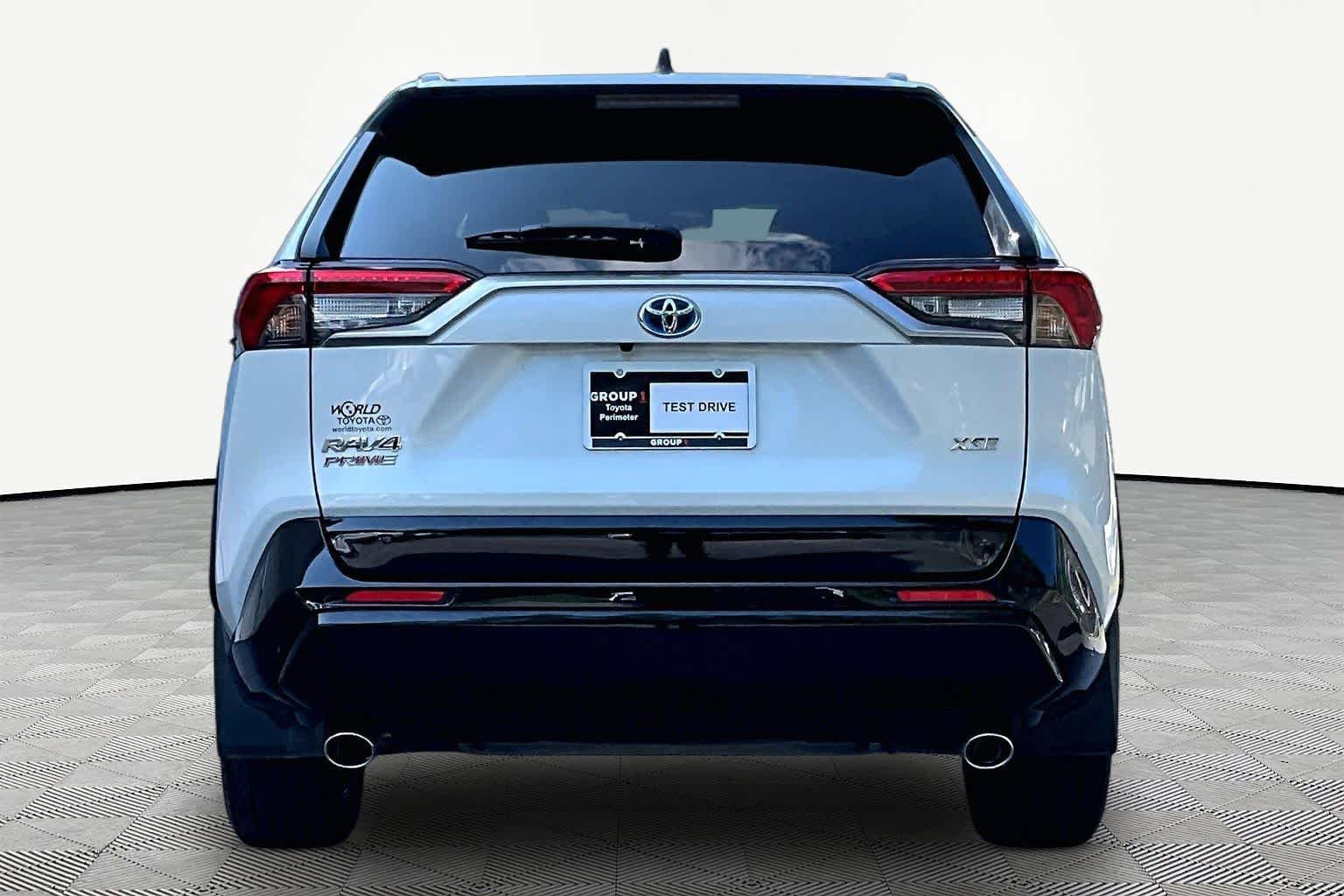 Used 2024 Wind Chill Pearl/Midnight Black Metallic Toyota XSE image 5