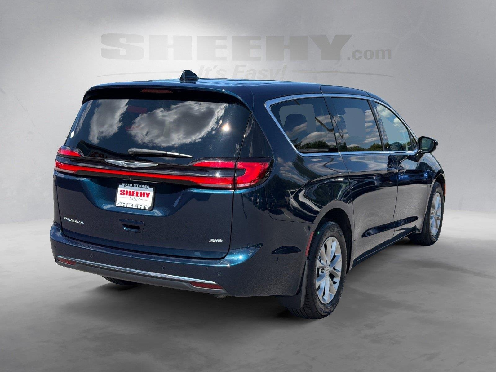Used 2024 Fathom Blue Pearlcoat Chrysler Touring L image 10