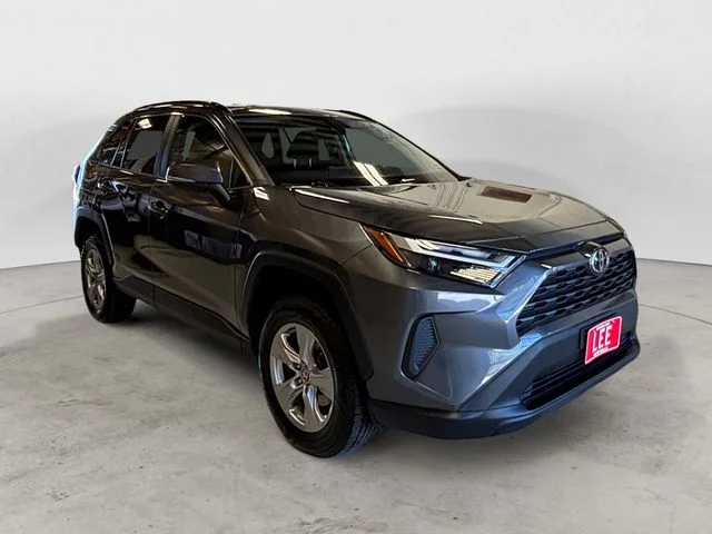 Used 2022 Magnetic Gray Metallic Toyota XLE image 7