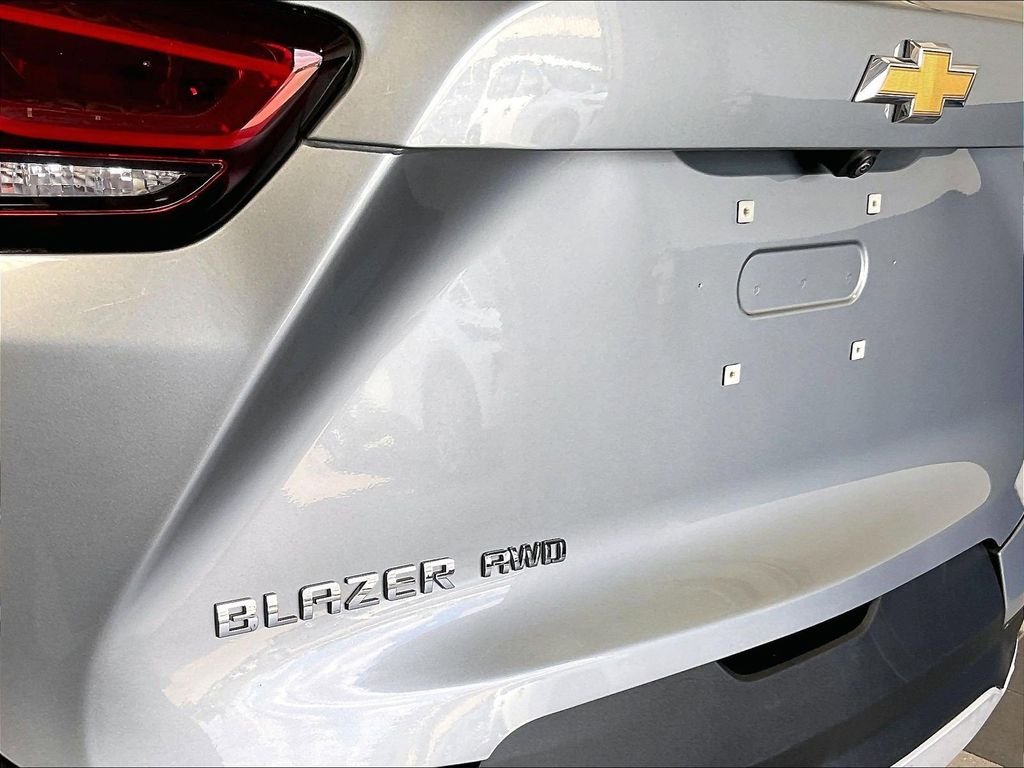 Used 2025 Gray Chevrolet LT image 27