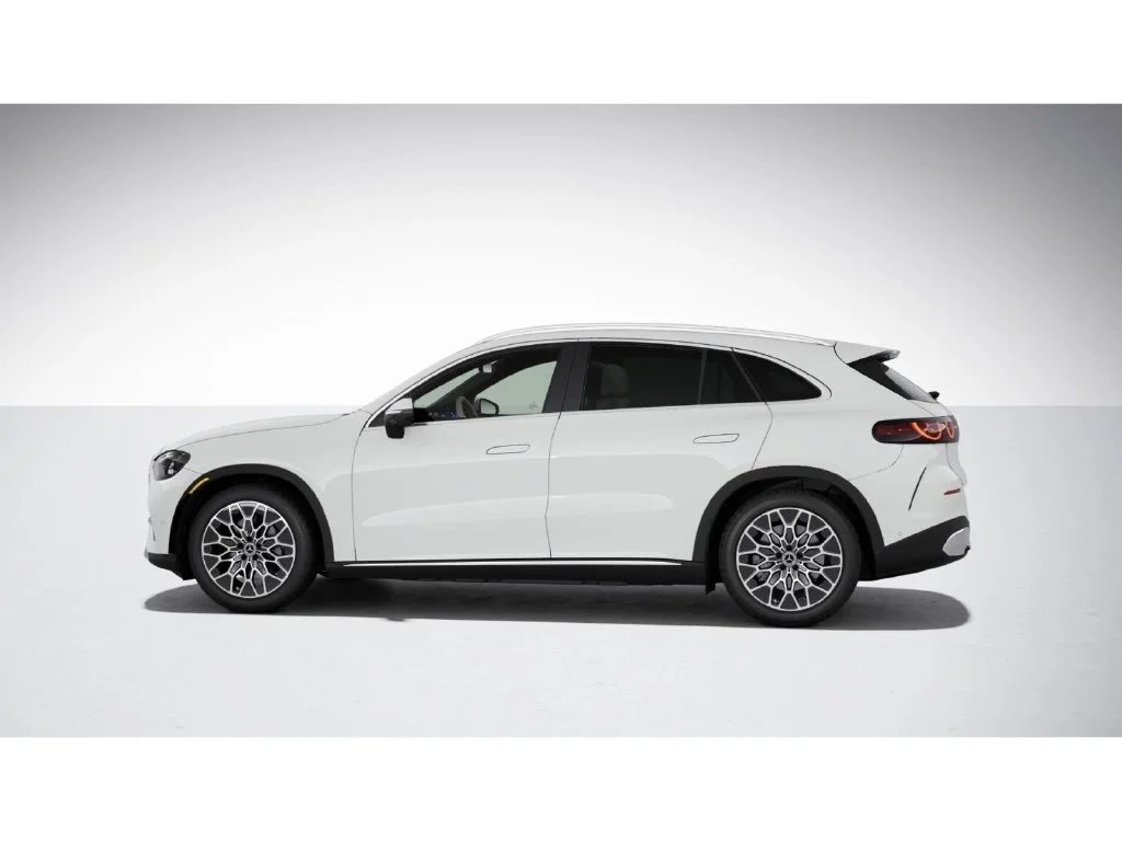 New 2027 White Mercedes-Benz GLC 400 image 33