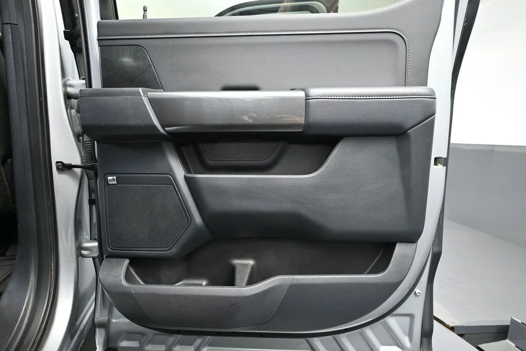Used 2022 Silver Ford XLT image 34