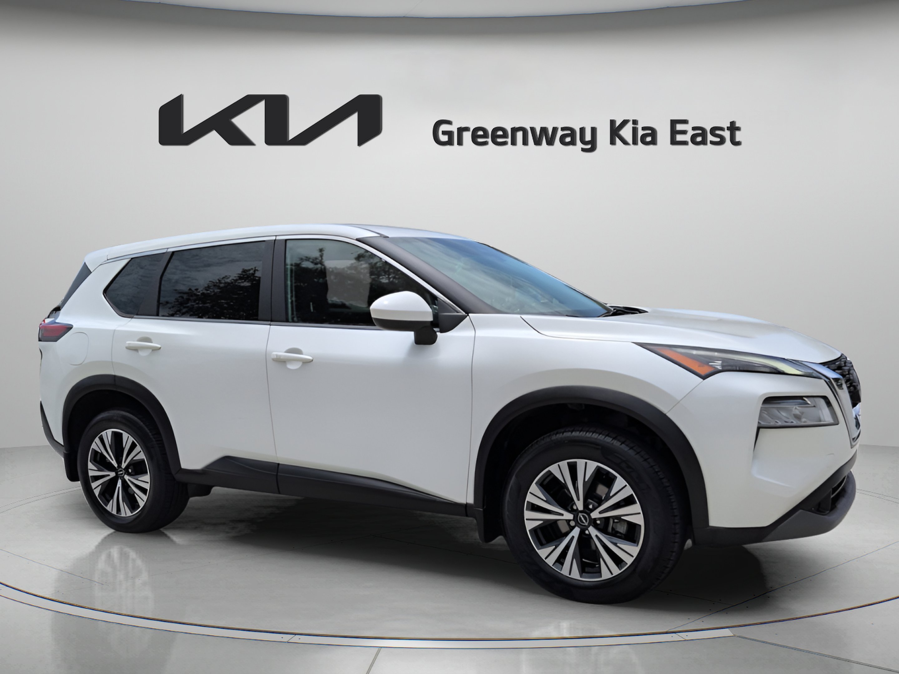 Used 2023 Pearl White Tricoat Nissan SV image 3