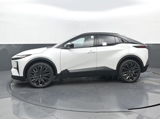 New 2026 Wind Chill Pearl/Black Toyota XSE image 22