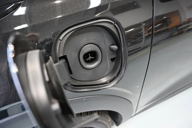 2027 Chevrolet Bolt RS - Photo 30