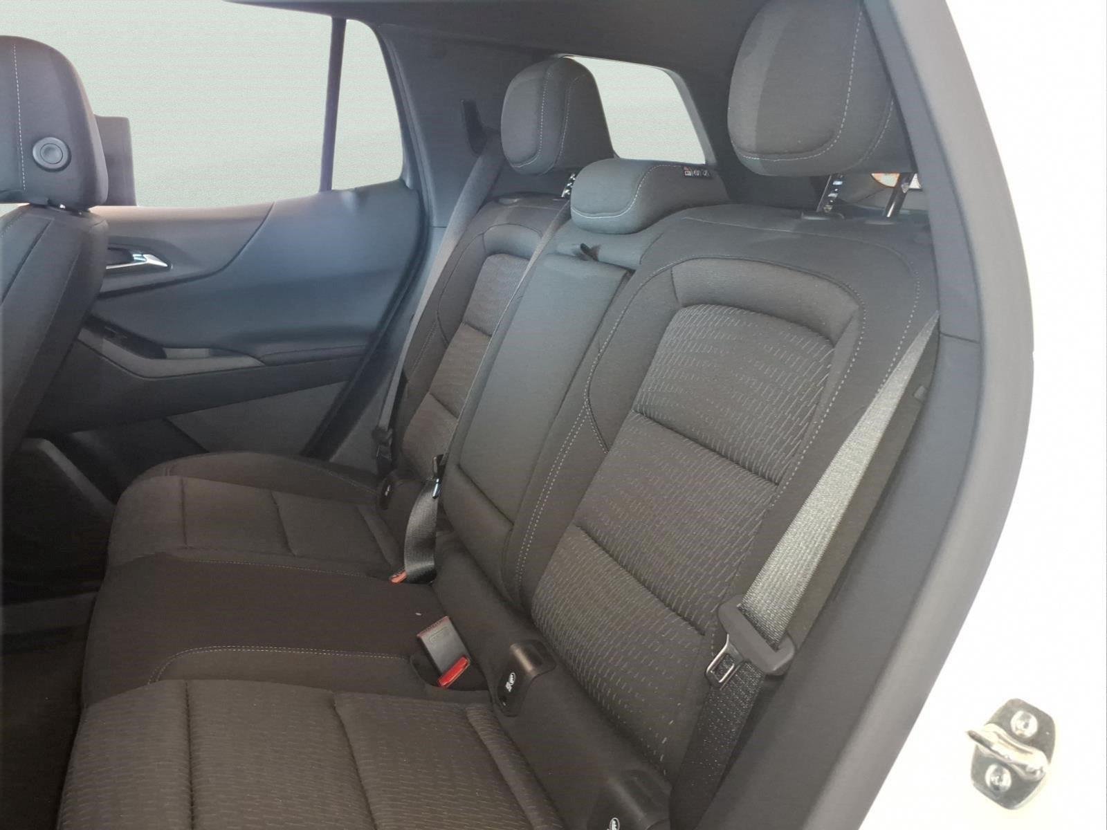 New 2027 Summit White Chevrolet LT image 10