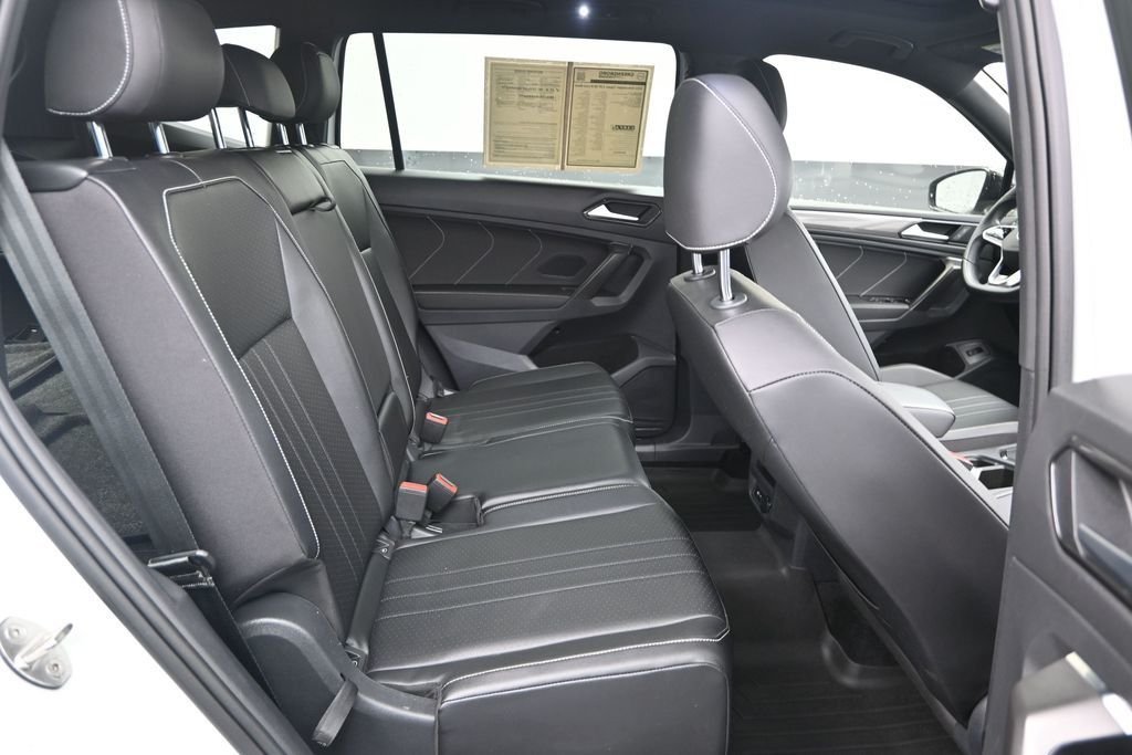 Used 2022  Volkswagen 2.0T SE R-Line Black image 15