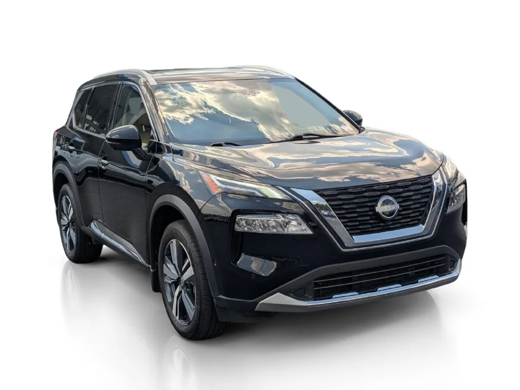 Used 2023 Super Black Nissan Platinum image 3