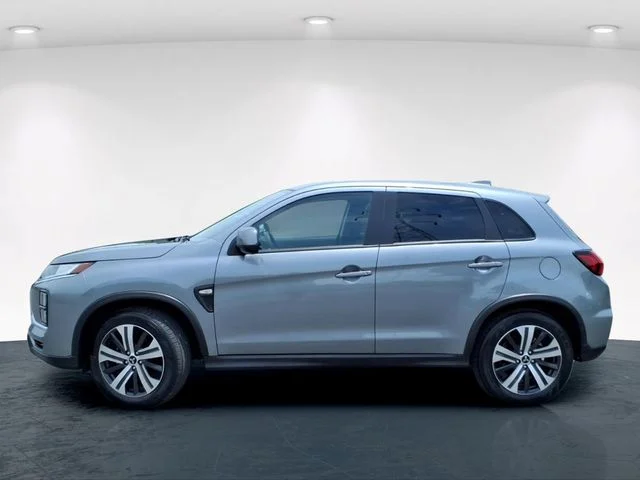 Used 2025 Gray Mitsubishi 2.0 ES image 16