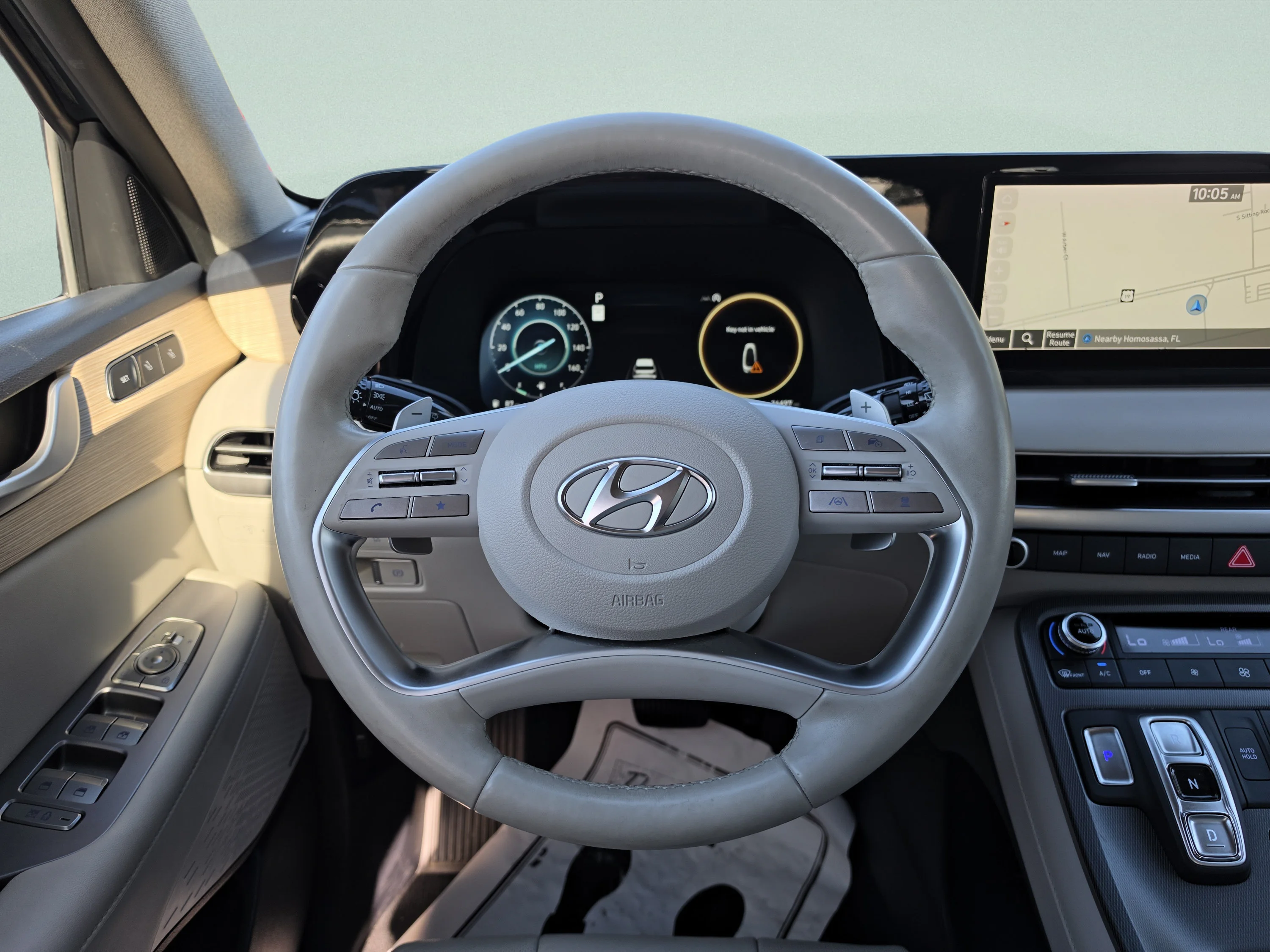 Used 2024 Moonlight Cloud Hyundai Limited image 19