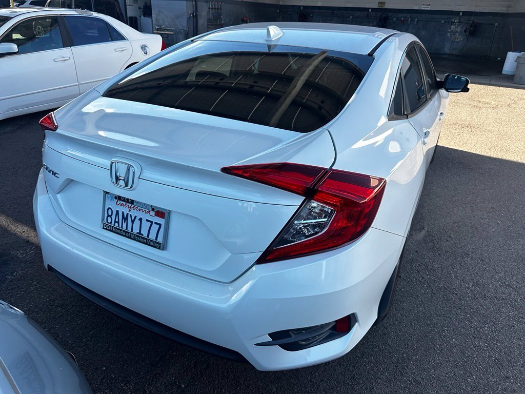 Used 2017 White Honda EX image 23