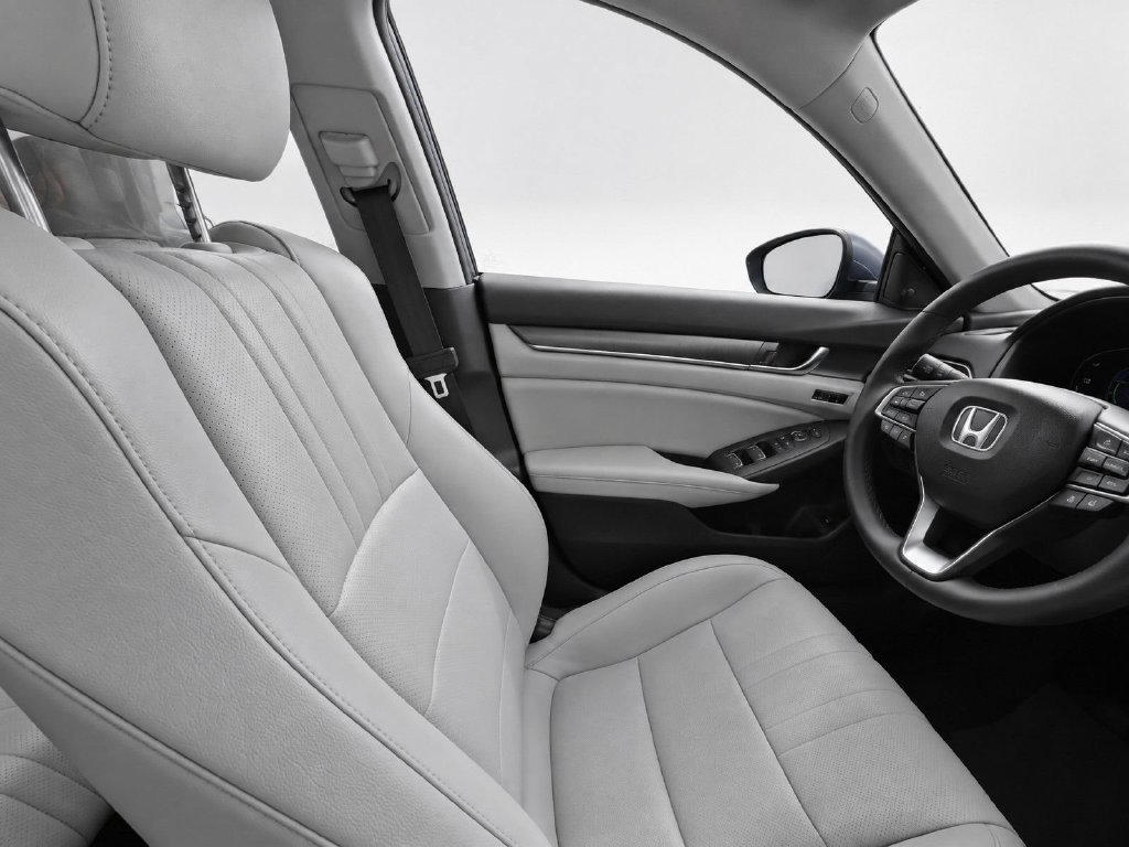 Used 2019  Honda Touring image 15