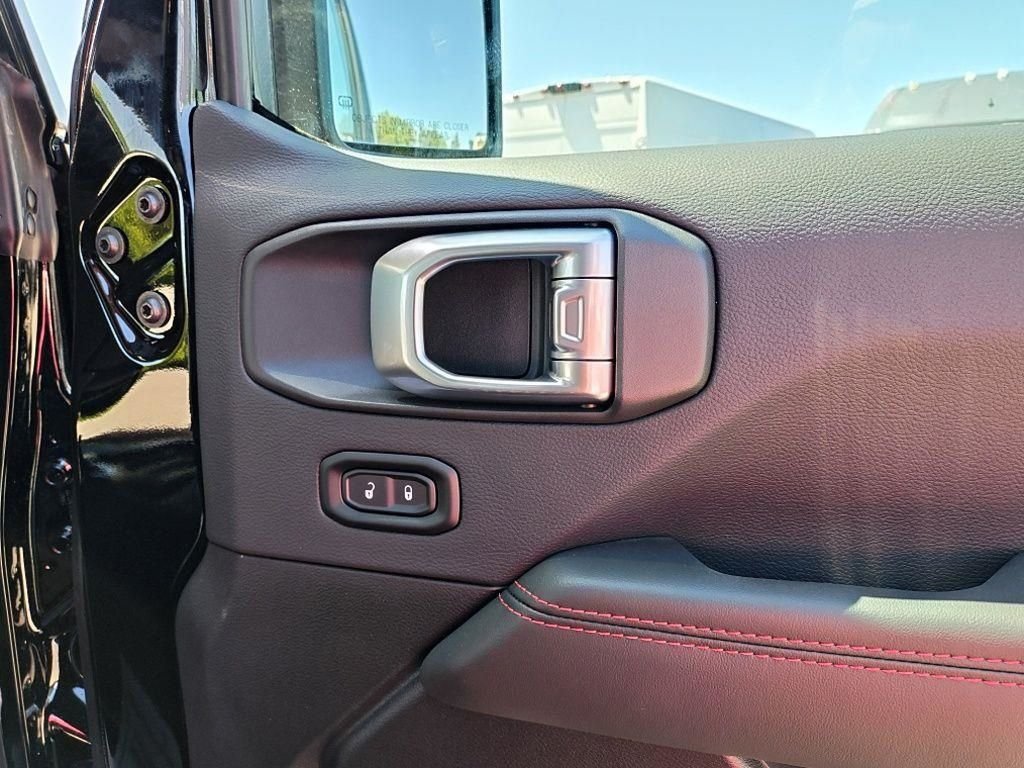 New 2026 Black Clearcoat Jeep Rubicon X image 37