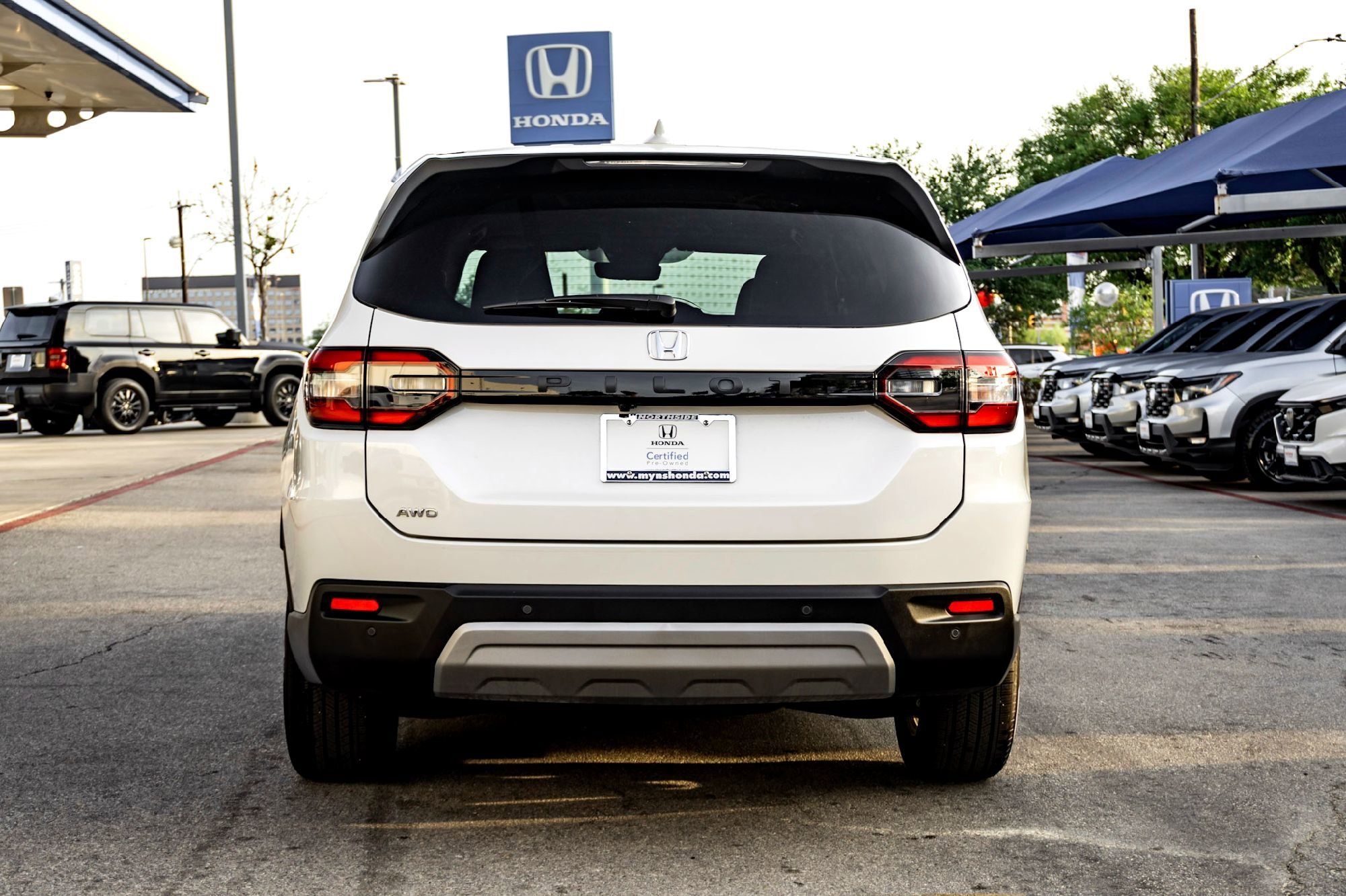 Used 2025 Platinum Honda EX-L image 6