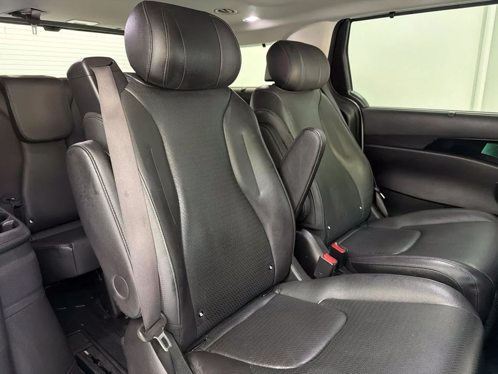 Used 2025 White Kia SX Prestige image 28