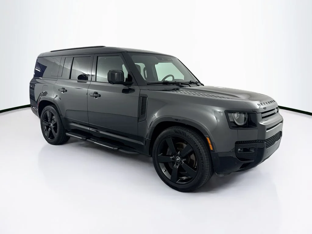 Used 2025 Gray Land Rover X-Dynamic SE image 3