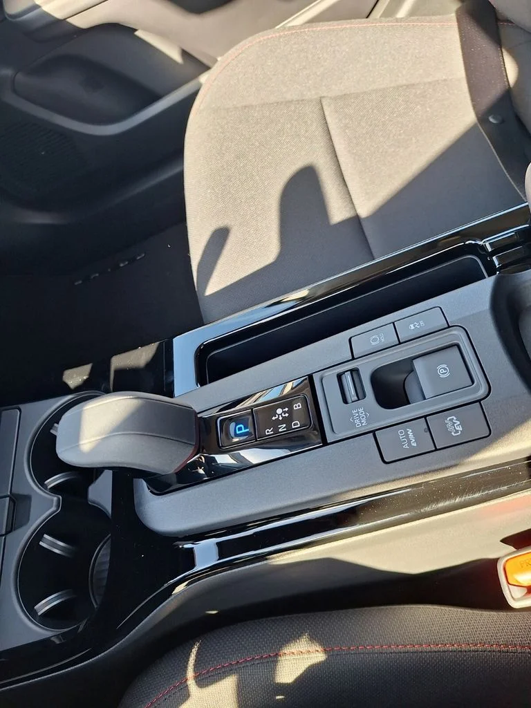 2026 Toyota Prius Plug-in Hybrid SE - Photo 21