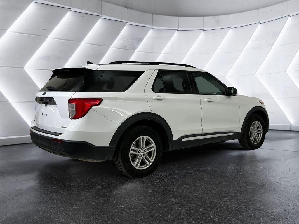 Used 2023 White Ford XLT image 4