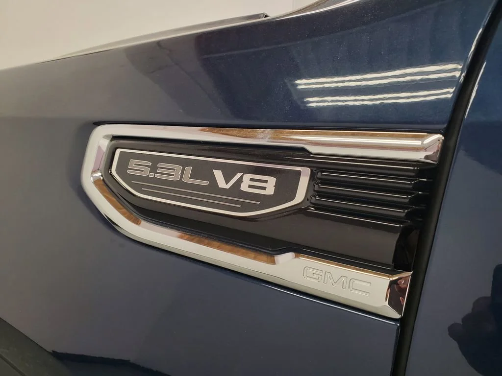 Used 2020 PACIFIC BLUE METALLIC GMC SLE image 29