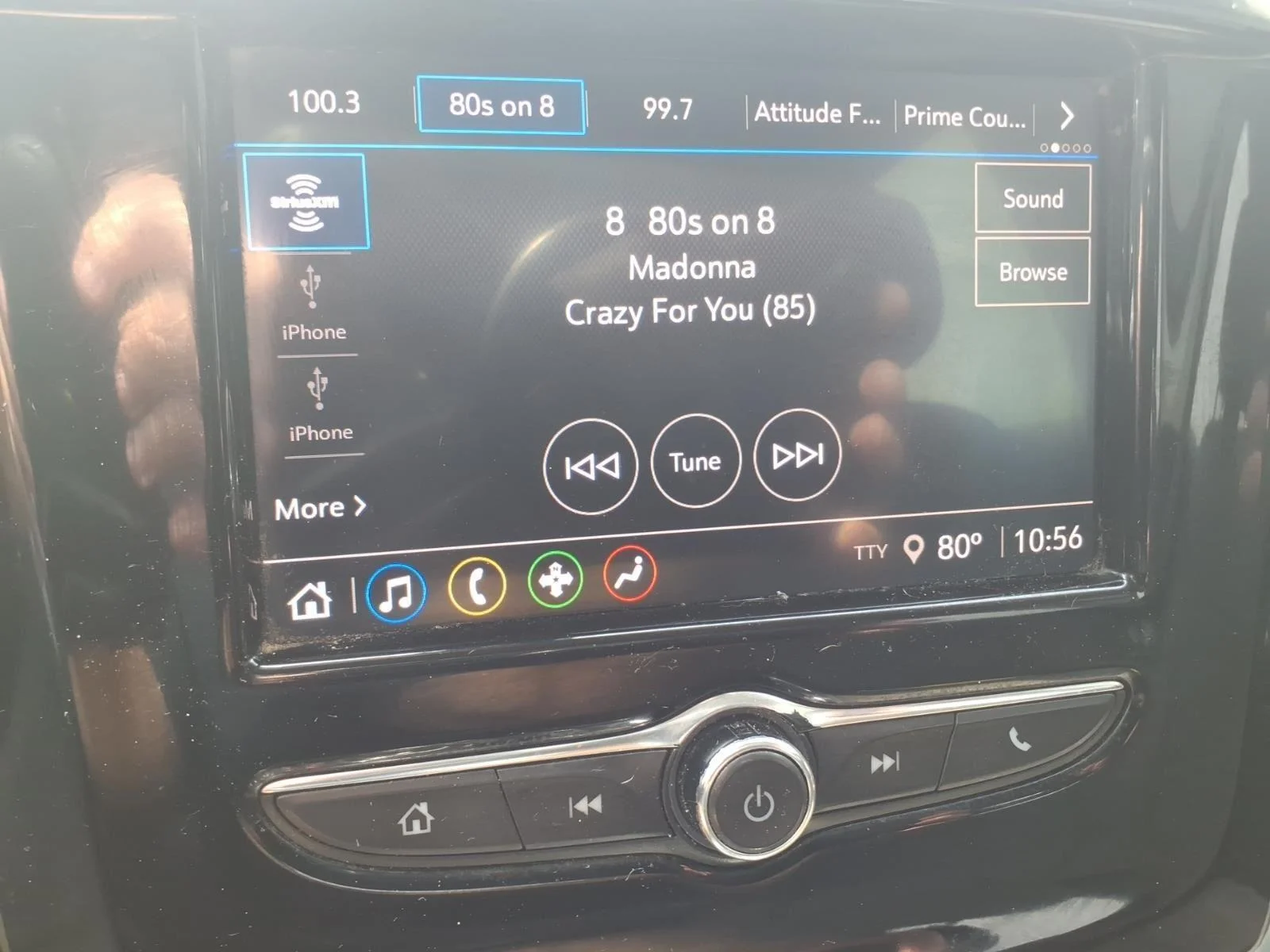 Used 2020 GRAPHITE METALLIC Chevrolet LT Cloth image 24