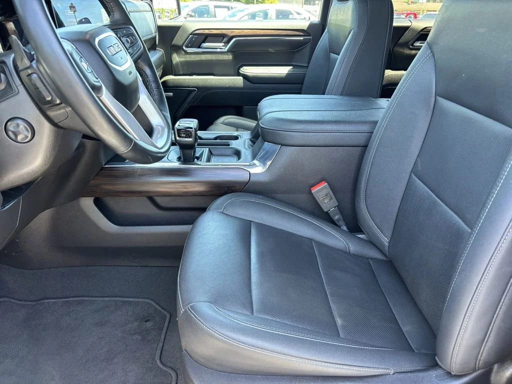 Used 2024 Onyx Black GMC SLT image 18