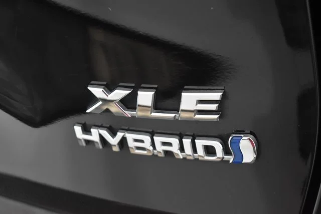 Used 2022 Black Toyota XLE image 16