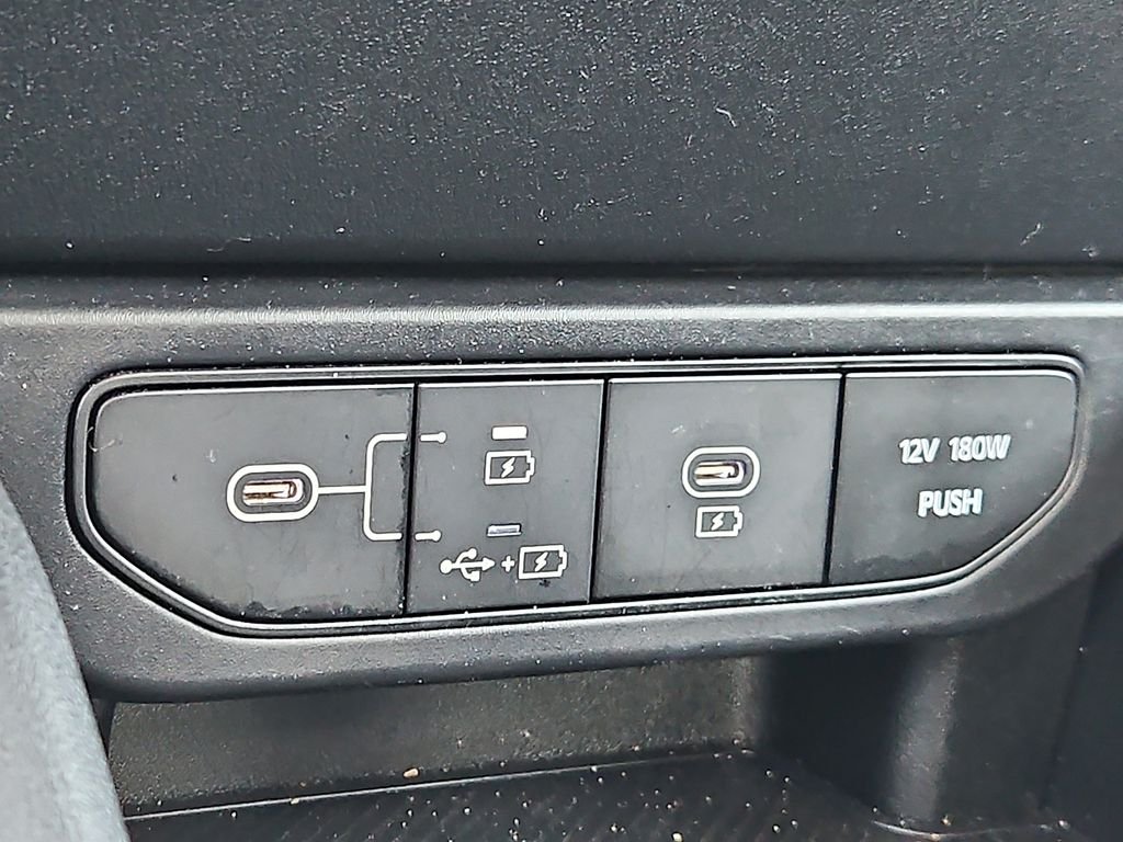 2025 Kia K4 LXS - Photo 17