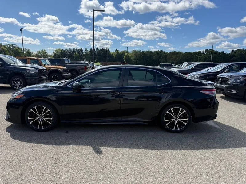 Used 2018 Black Toyota SE image 14