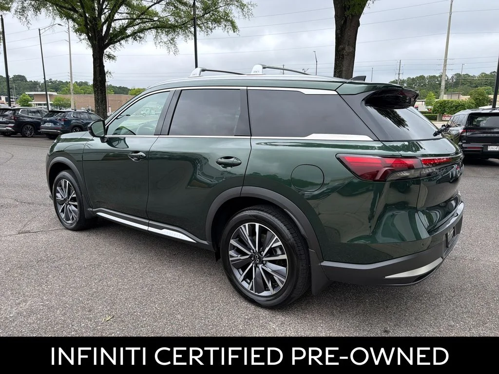 Certified Used 2026 Deep Emerald INFINITI LUXE image 9